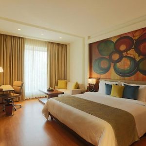 Hotel The Luxury Delhi Airport